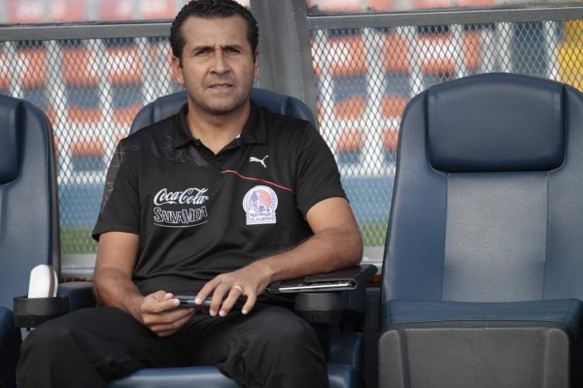 Grandes futbolistas hondureños sin suerte o alejados de la dirección técnica