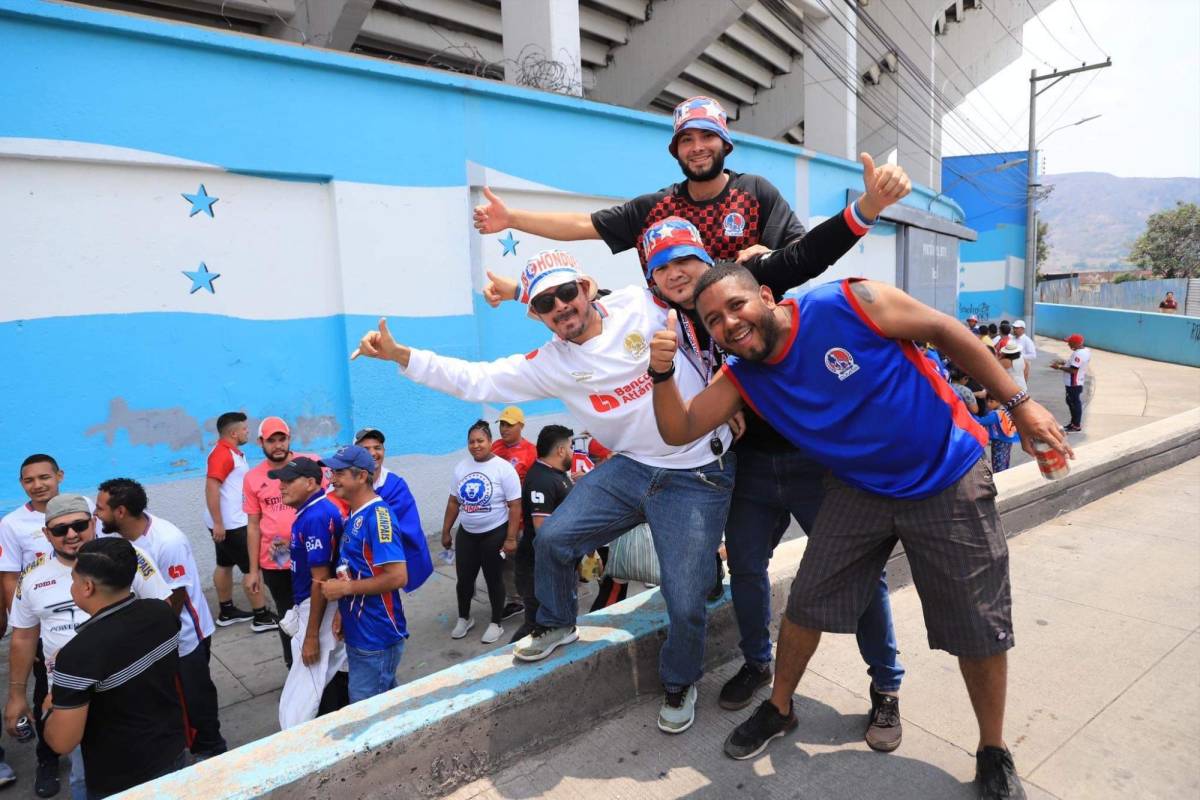 Olimpia-Olancho: Impresionante llenazo en el Nacional, el ‘loco’ que escaló una torre y futbolista reaparece como policía