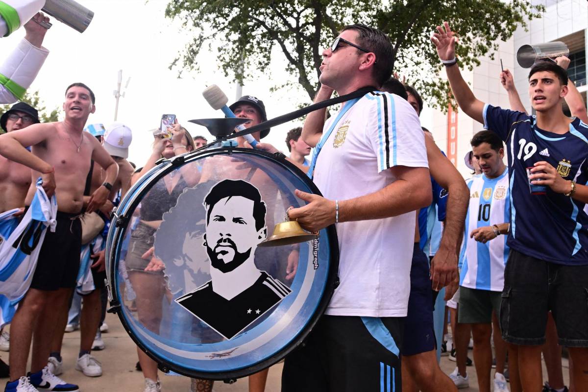 Copa América: la fiesta de la afición de Argentina para el duelo con Ecuador y Antonela Rocuzzo se roba las miradas