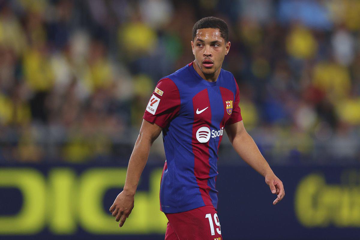 Los ocho jugadores que saldrían del Barcelona: dos no se quieren ir y Arabia Saudita con jugosa oferta por futbolistas