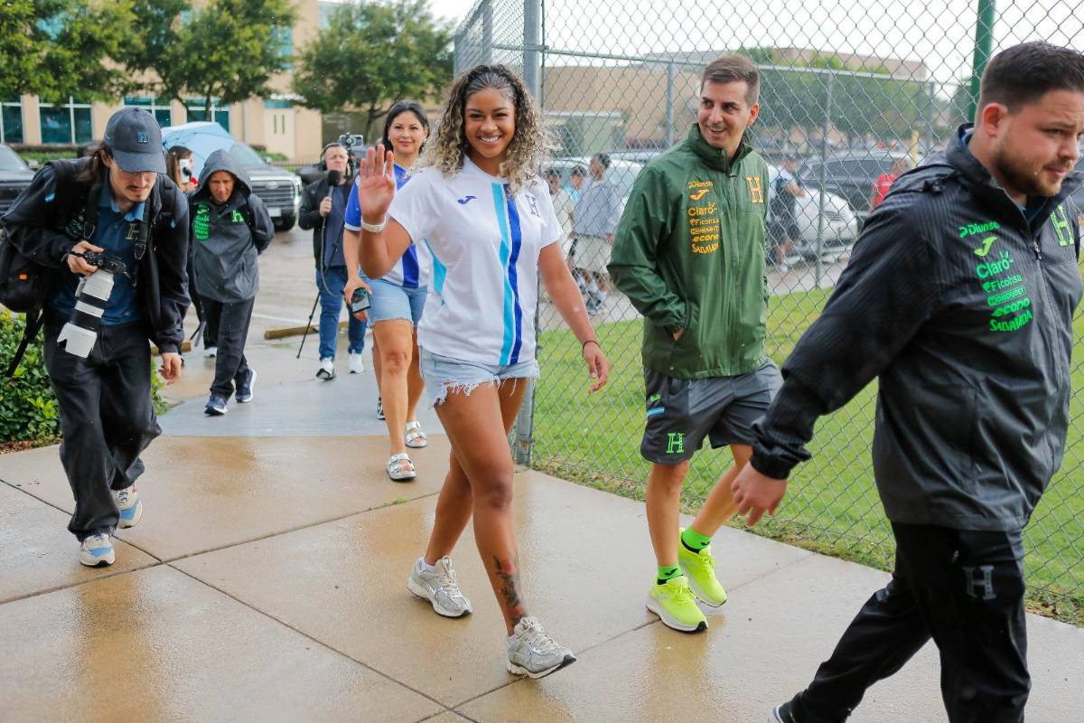 ¡Locura por Keyrol! Seleccionada causa furor en visita a la Bicolor en Houston