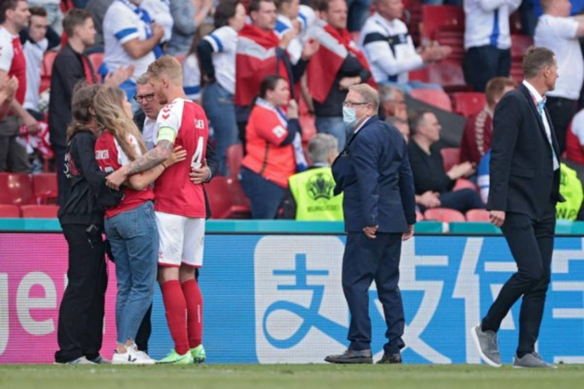 Las impactantes imágenes de Eriksen tras desplomarse: Lágrimas, el dolor de su familia y salió consciente