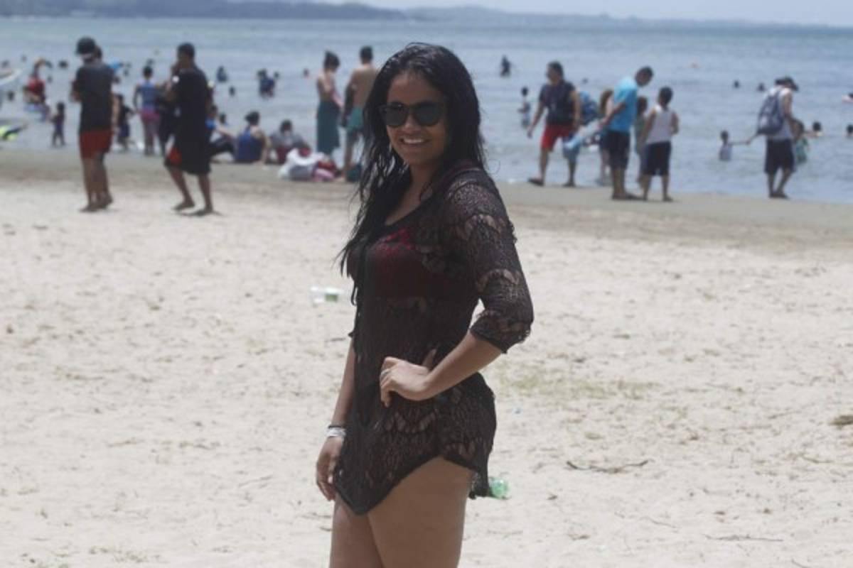 ¡Qué calor! Las playas de Honduras se llenaron de mujeres hermosas