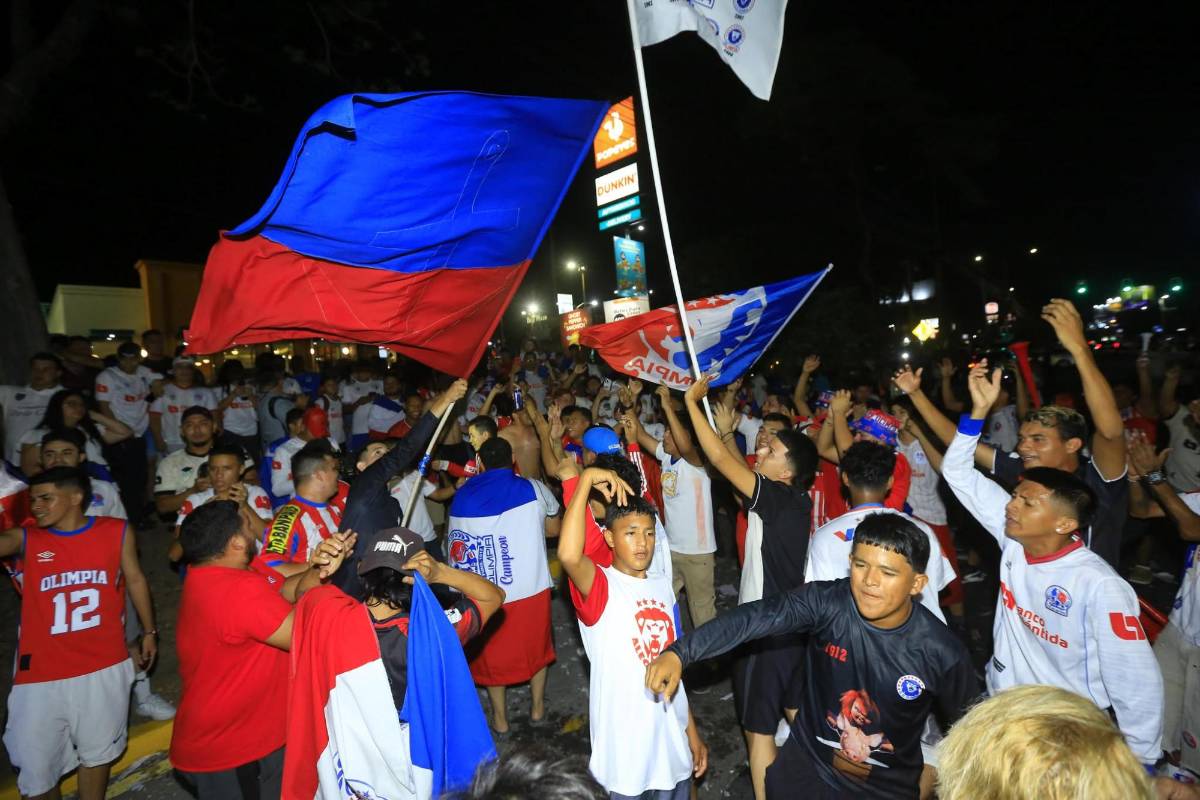 ¡Fiesta por la 39! Aficionados del Olimpia celebran por toda Honduras el título del torneo Clausura