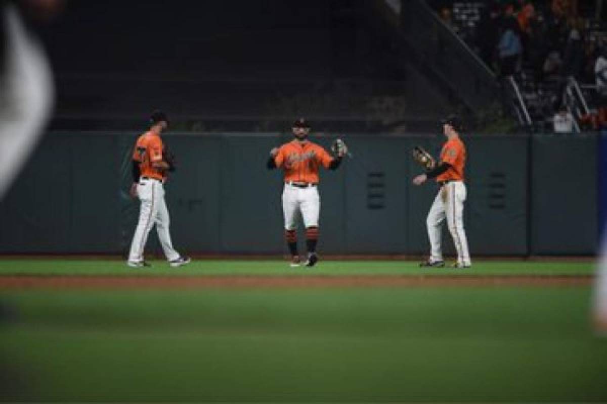 Inolvidable: Así vivió el hondureño Mauricio Dubón su primera victoria con los Gigantes