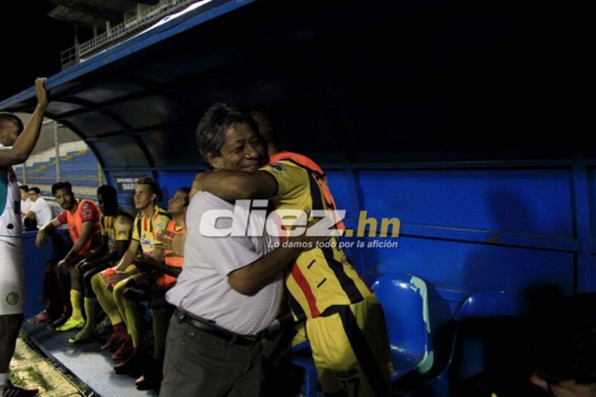 No se vio en TV: Los abrazos a Primi Maradiaga y la barra de Real España sí llegó al Morazán