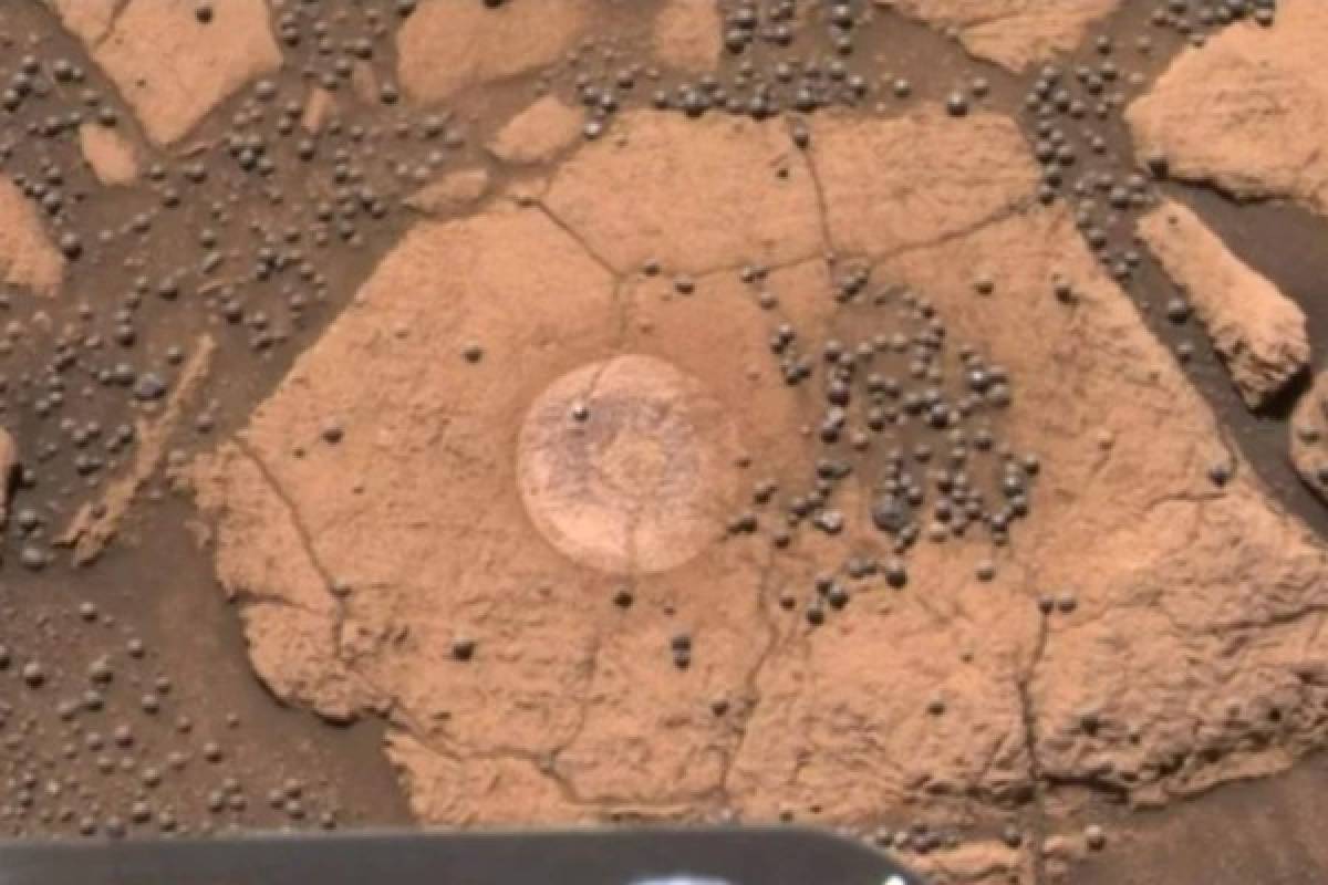 Seres extraños, 'huesos humanos' y animales: la NASA toma perturbadoras imágenes en Marte