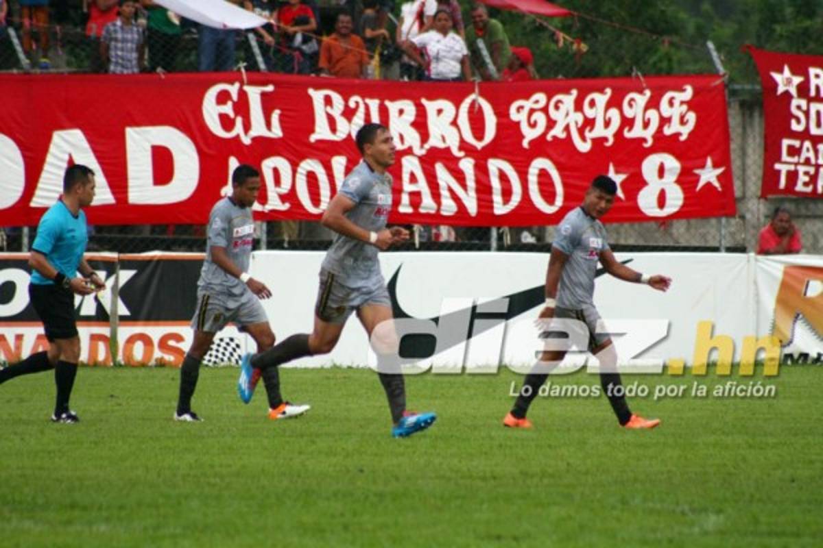 Las curiosas imágenes que dejó el Real Sociedad-Real España en Tocoa