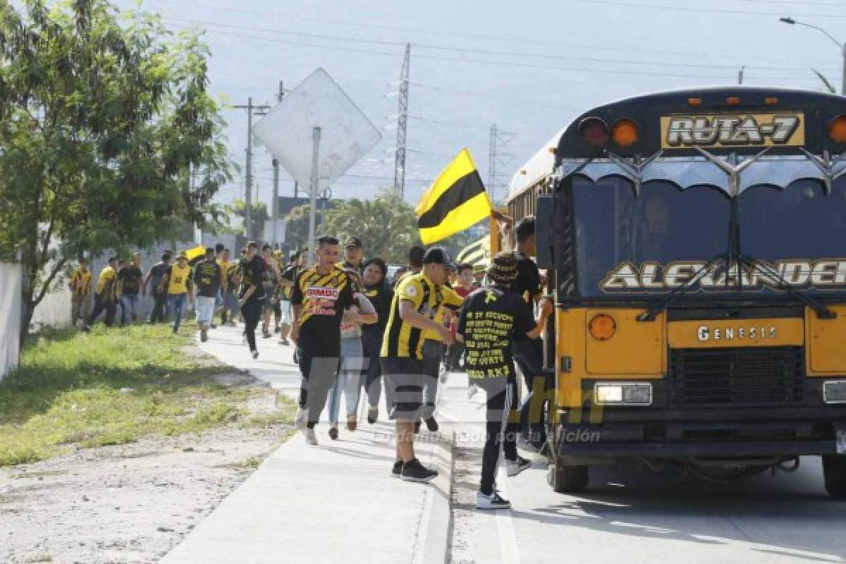 El ambientazo de los aficionados previo al clásico sampedrano en el Olímpico