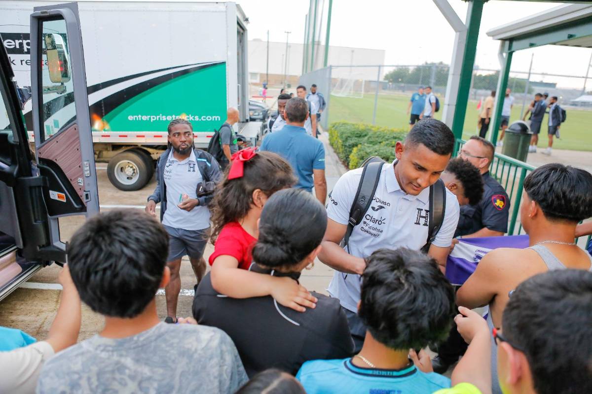 ¡Locura por Keyrol! Seleccionada causa furor en visita a la Bicolor en Houston
