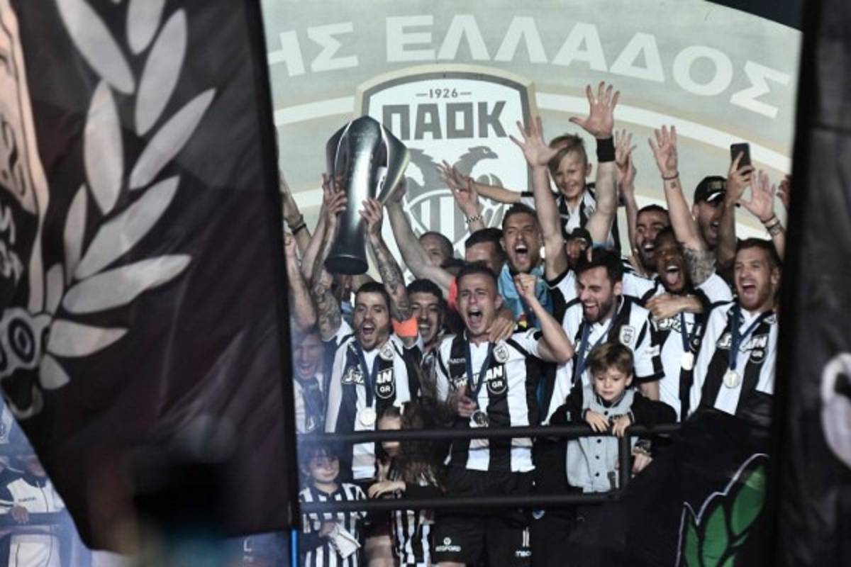 ¡Sin palabras! Impactante festejo del PAOK Salónica tras ganar la liga griega 34 años después