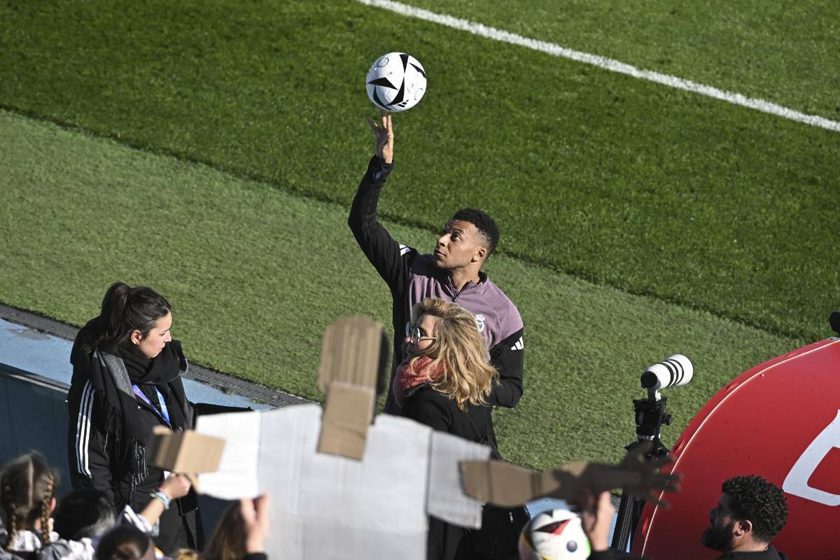 Fiesta merengue: Real Madrid despide el 2025 con un entrenamiento especial y la locura de la afición