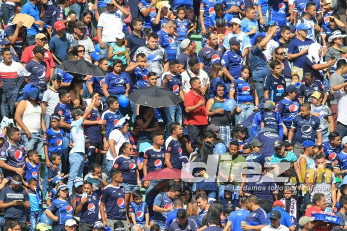 ¡Llenazo! Motagua celebra su Copa 15 con el Nacional a reventar