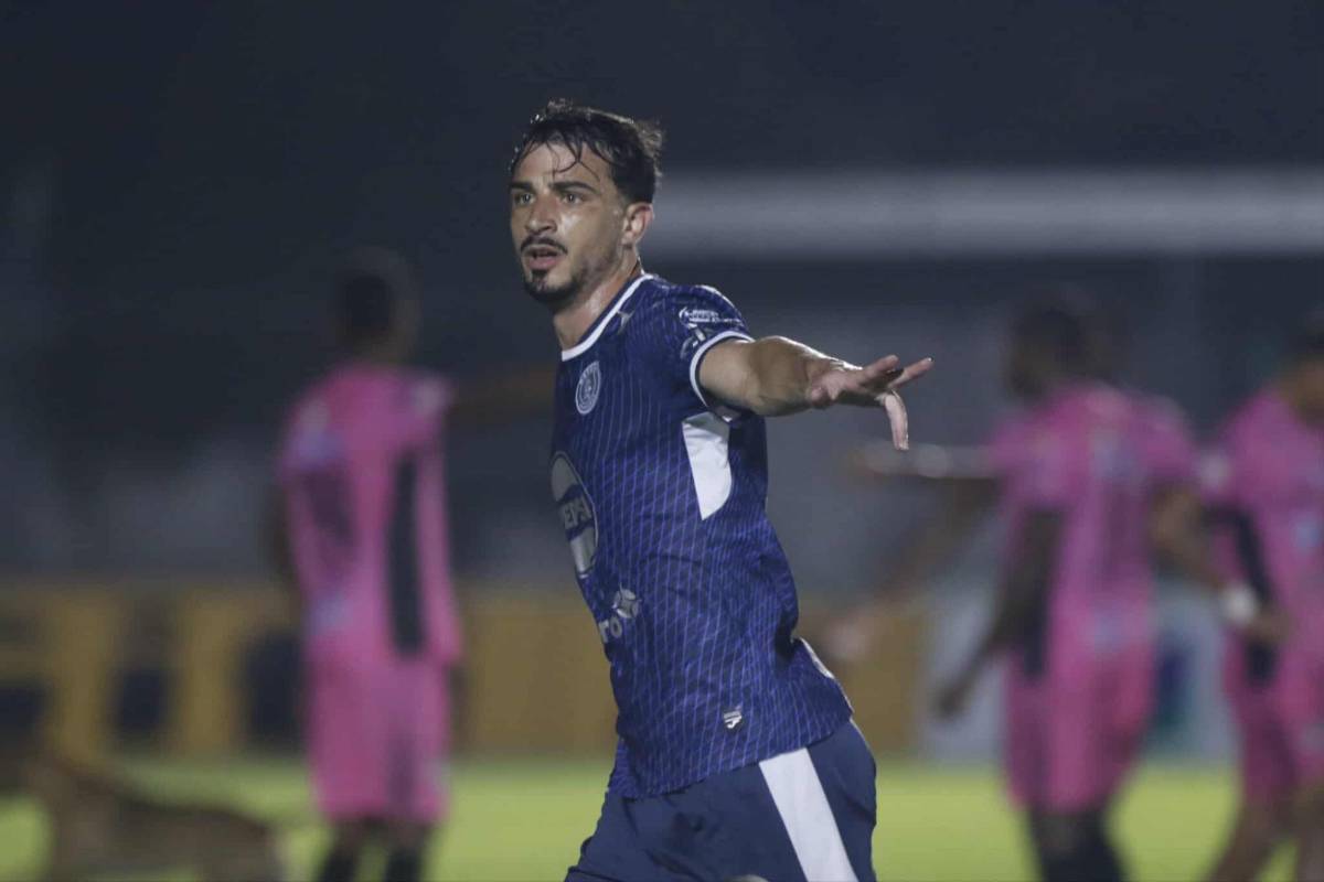 Futbolista de Motagua llora, la belleza en Choloma y el show de 'Firulays': ¡no le podían quitar el balón!