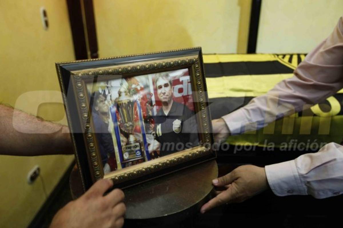 Así es el velatorio de Mario Verdial en San Pedro Sula