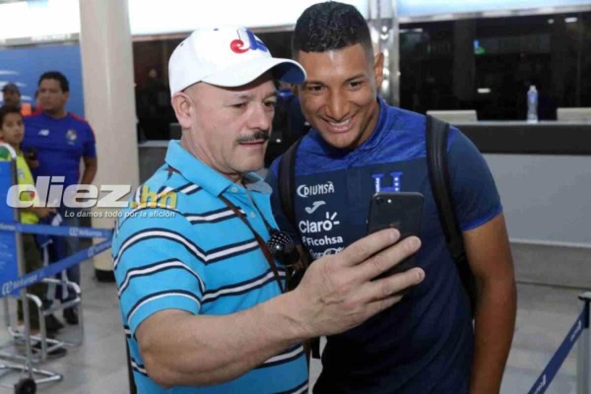 Día de 'selfies' y de la familia Róchez: así fue la salida de la Selección de Honduras