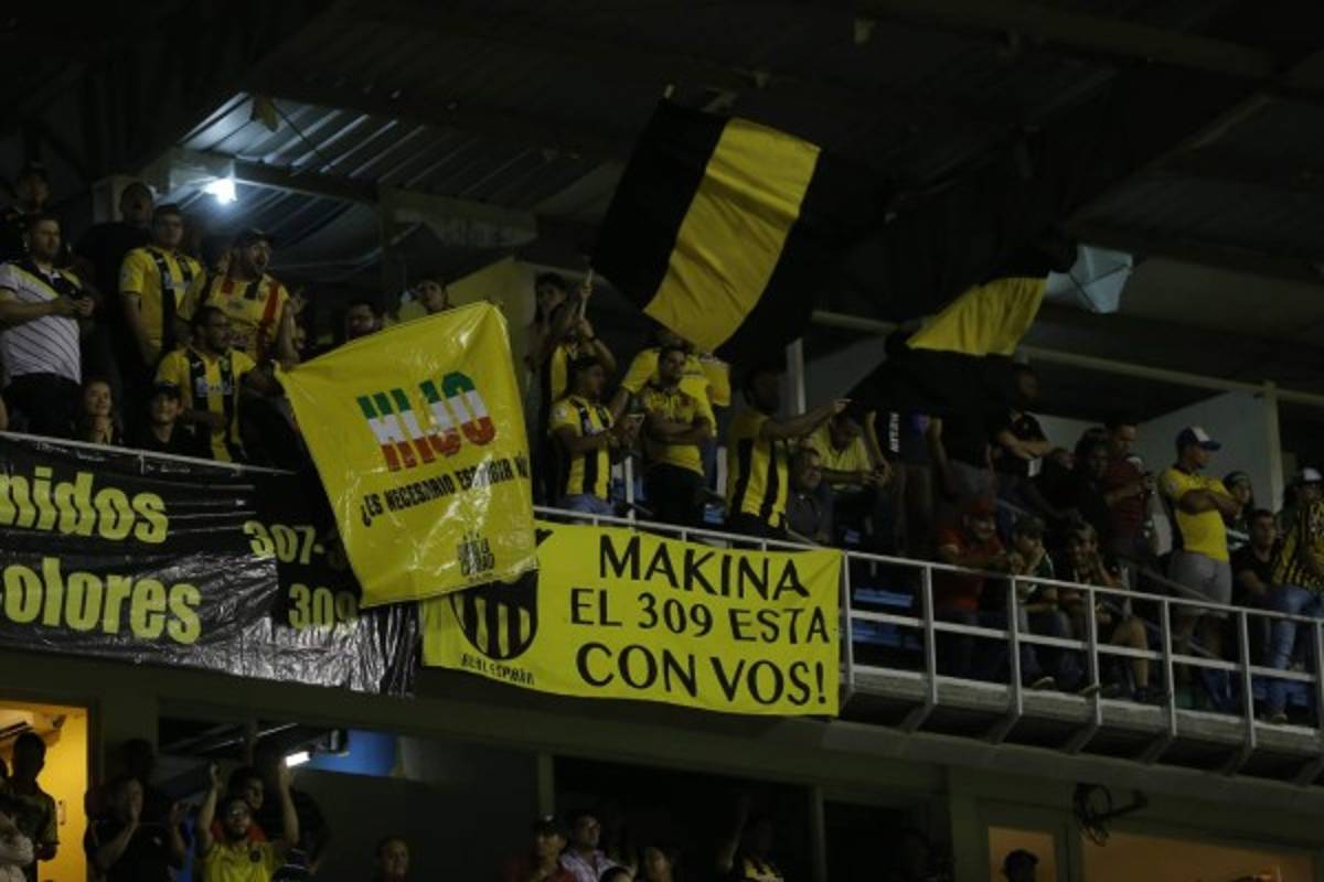 NO SE VIO: Piedras, empujones y trifulca de jugadores en el clásico copero