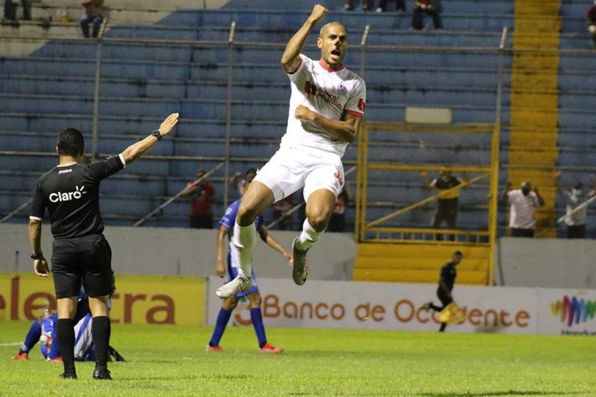 ¡Se estrena el Tetra! El once que forma Juan Carlos Espinoza para el debut del Olimpia en el Clausura vs Real Sociedad