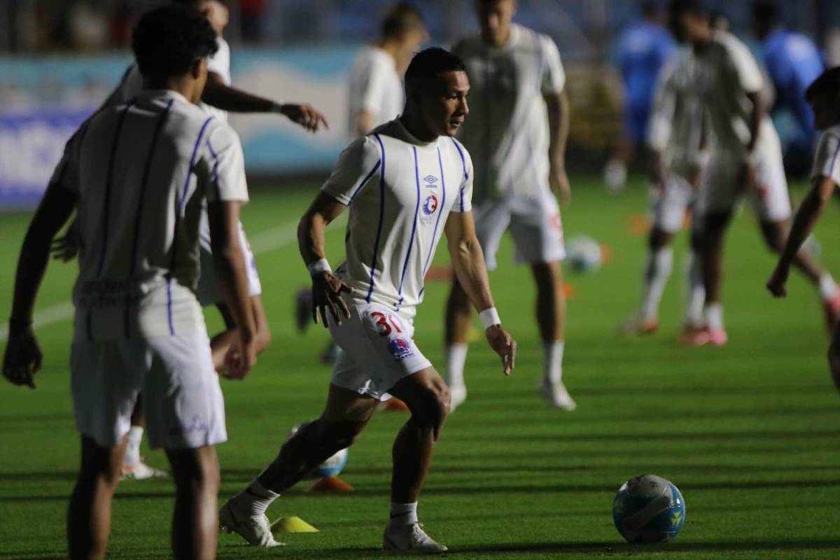 La fiesta que armó la Ultra Fiel, hermosas chicas, el estreno de la pantalla LED y ¿por qué se retrasó el Olimpia vs Motagua?