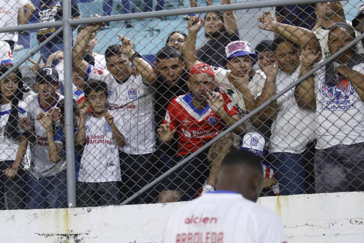¿Qué sucede en Olimpia? ¿Crisis? Se fueron silbados del Morazán y así reaccionaron los jugadores al salir del estadio