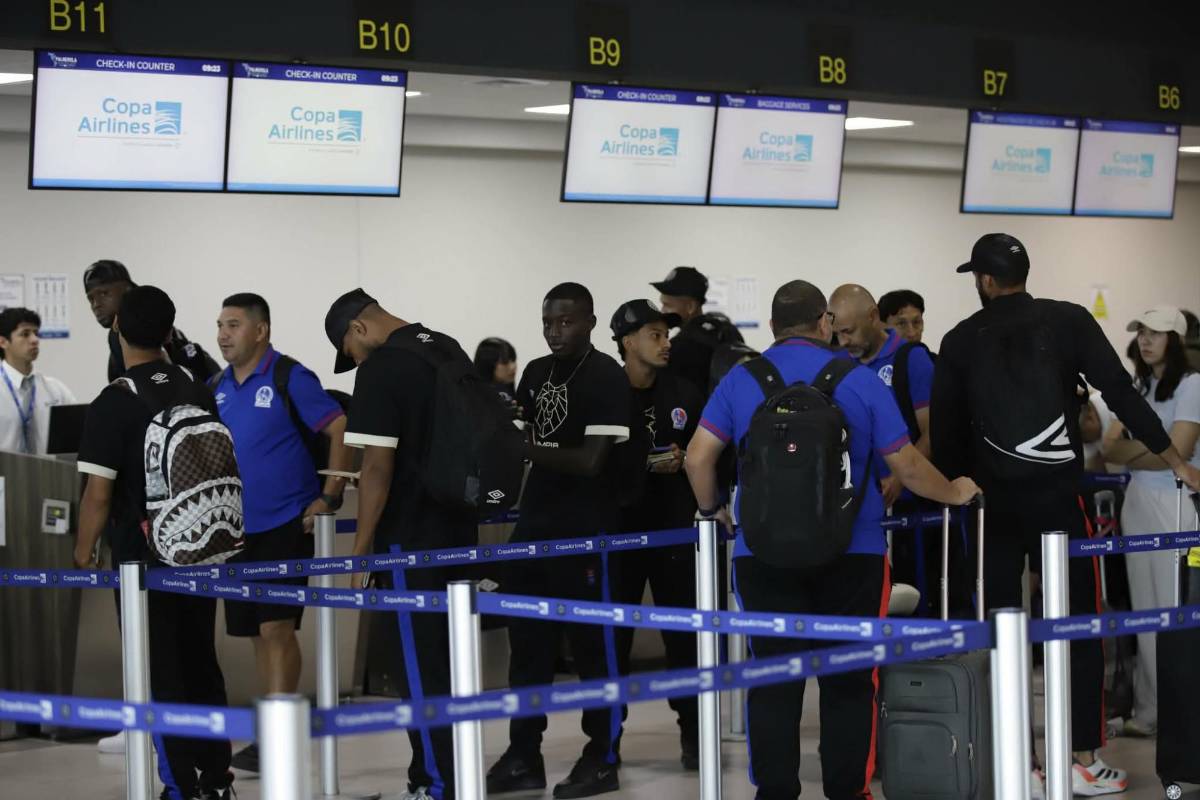 Menjívar y Edwin fueron sorprendidos y fan robó suspiros: Olimpia voló a Panamá