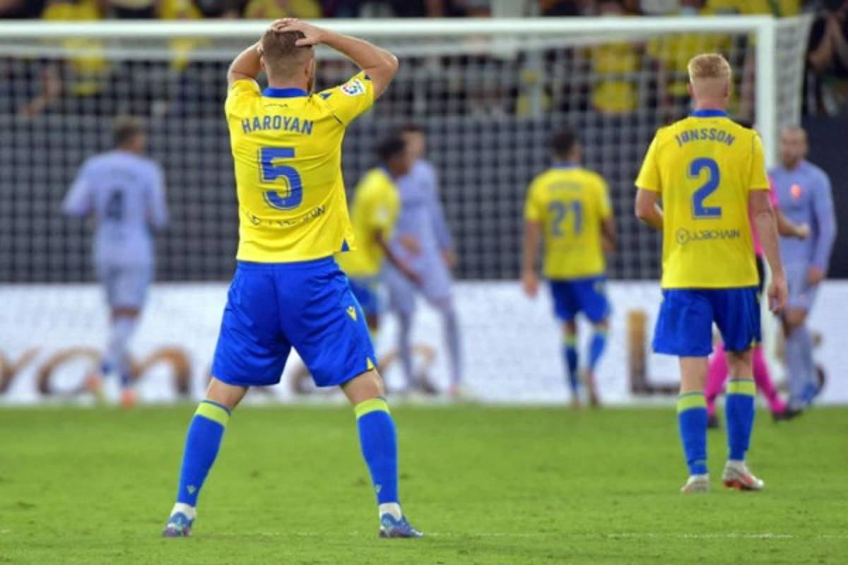 Los duelos del Choco Lozano con Piqué y Araujo, discusión con Busquets y frustración del Barça