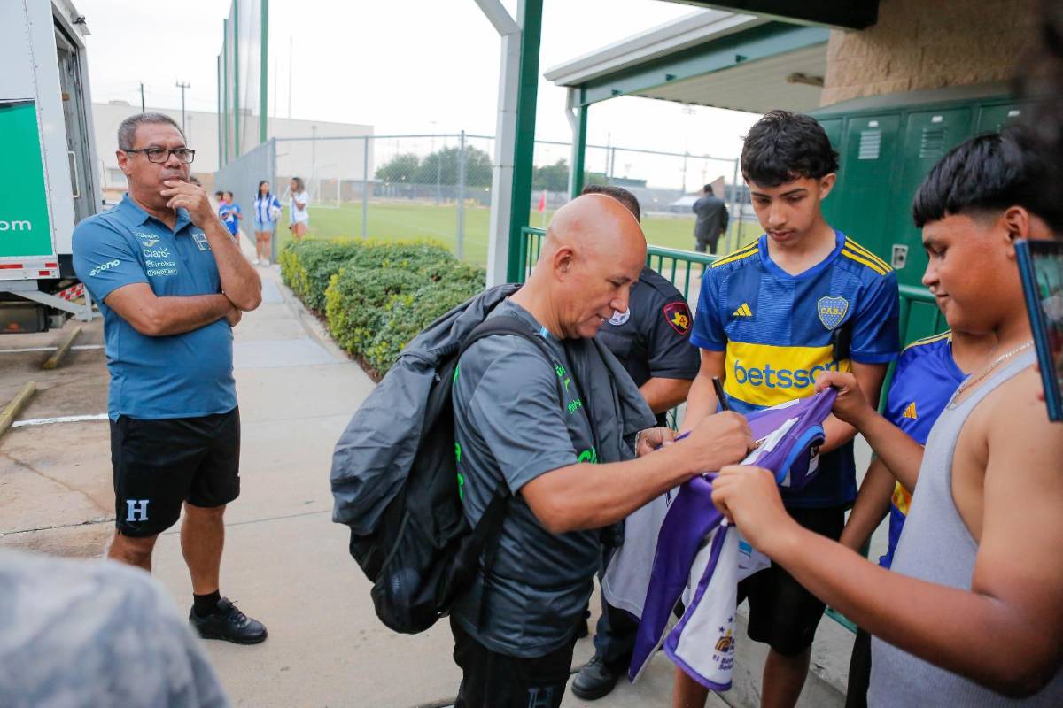 ¡Locura por Keyrol! Seleccionada causa furor en visita a la Bicolor en Houston