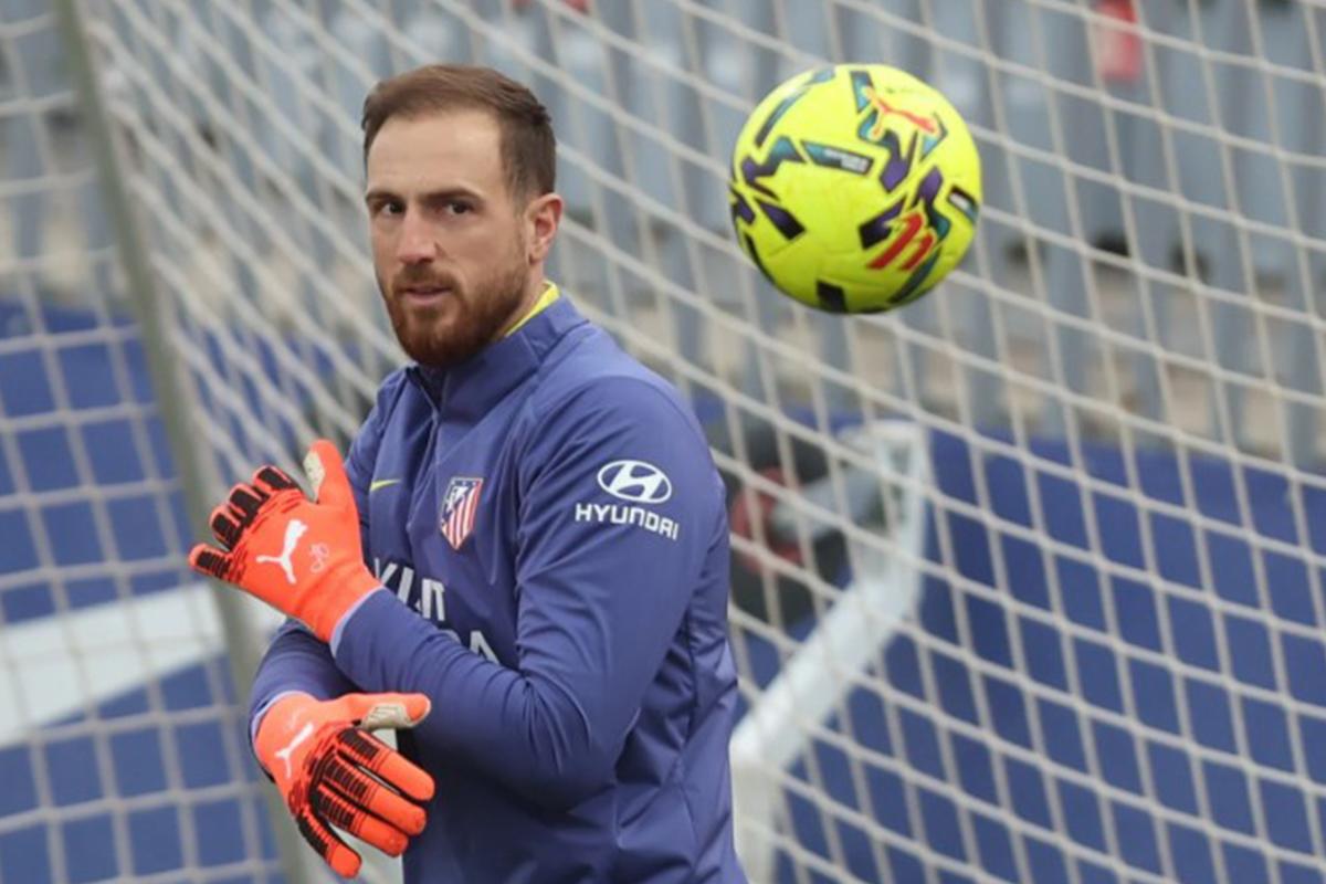 Jan Oblak no se recuperó a tiempo y es baja para enfrentar al Barcelona en la Champions League.