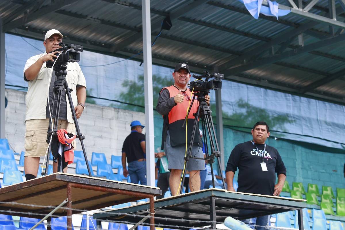 ¡Transmisión histórica! DIEZ y HCH afinan detalles para el Génesis vs Platense