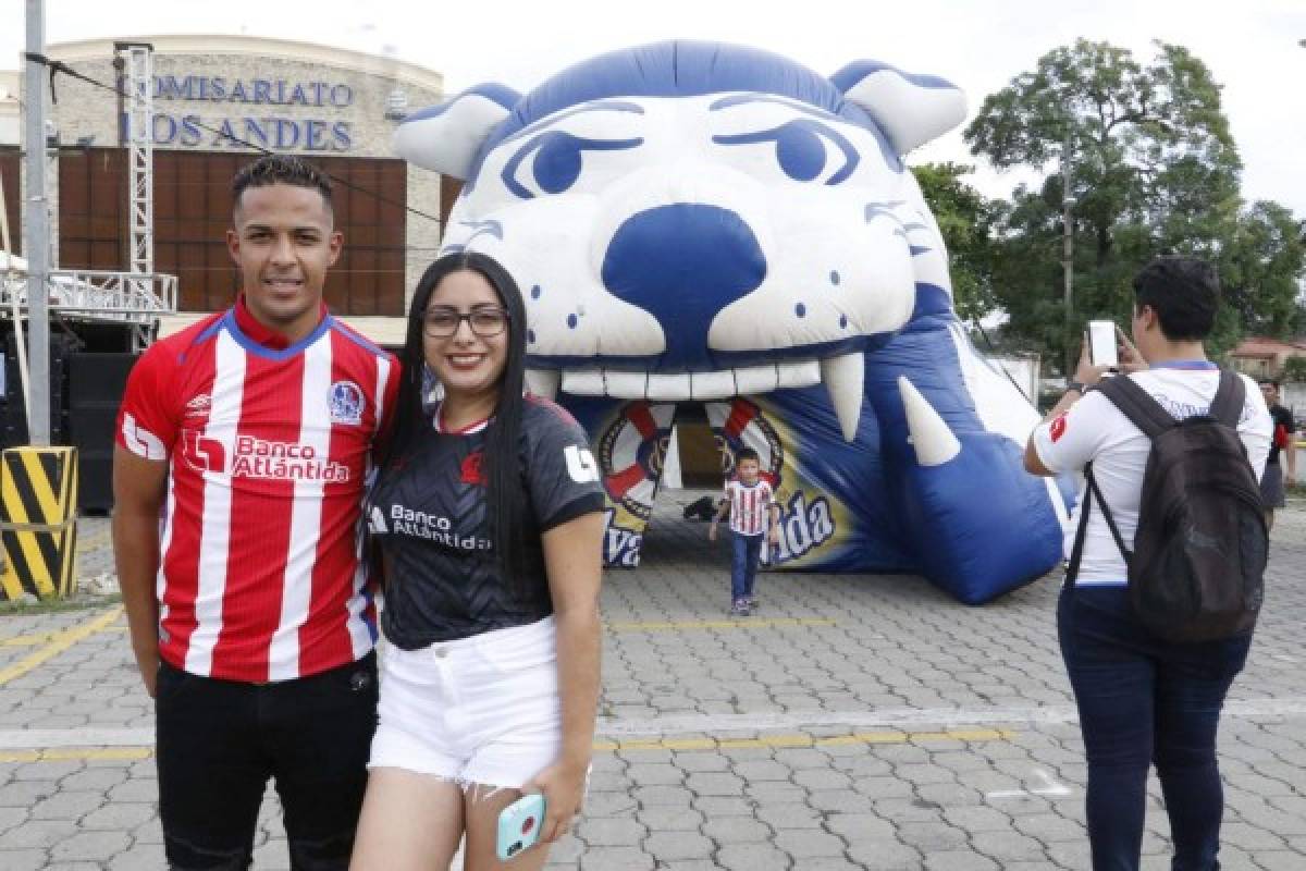 Aficionados de Olimpia viven una verdadera fiesta en presentación de la Copa 31