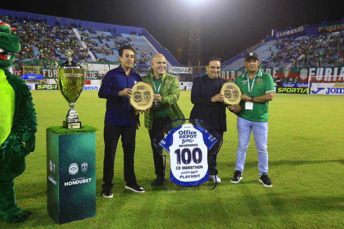 ¡Fiesta centenaria! Marathón se viste de gala y rinde homenajes a leyendas; Pachuca tuvo un detalle especial