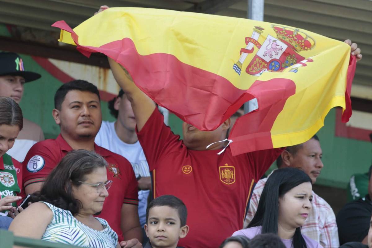 Las hermosas aficionadas que robaron suspiros y exfutbolista sorprende: así se vivió la previa del Marathón-Real España