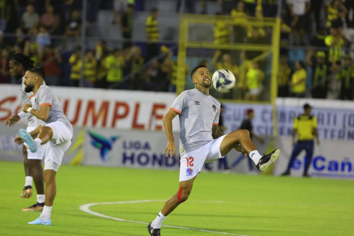 FICHAJES: Deja Real España y se va a Olimpia, Motagua apuntala otra contratación sorpresa y Jeaustin Campos con bombazo