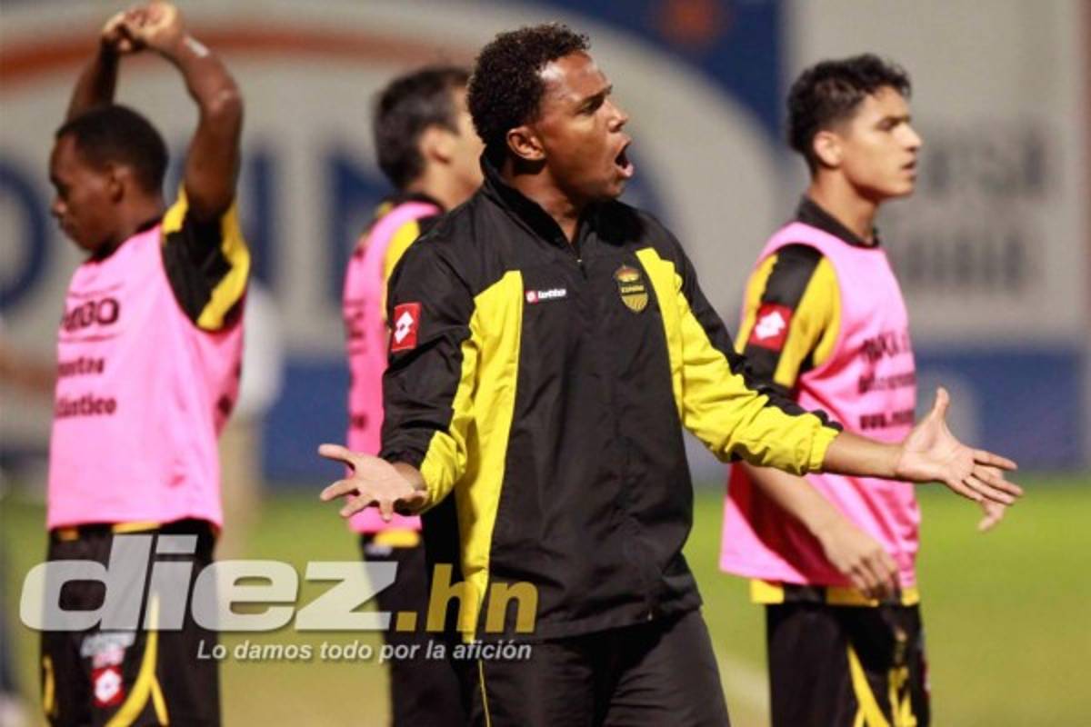 La trayectoria de Carlos Pavón en imágenes