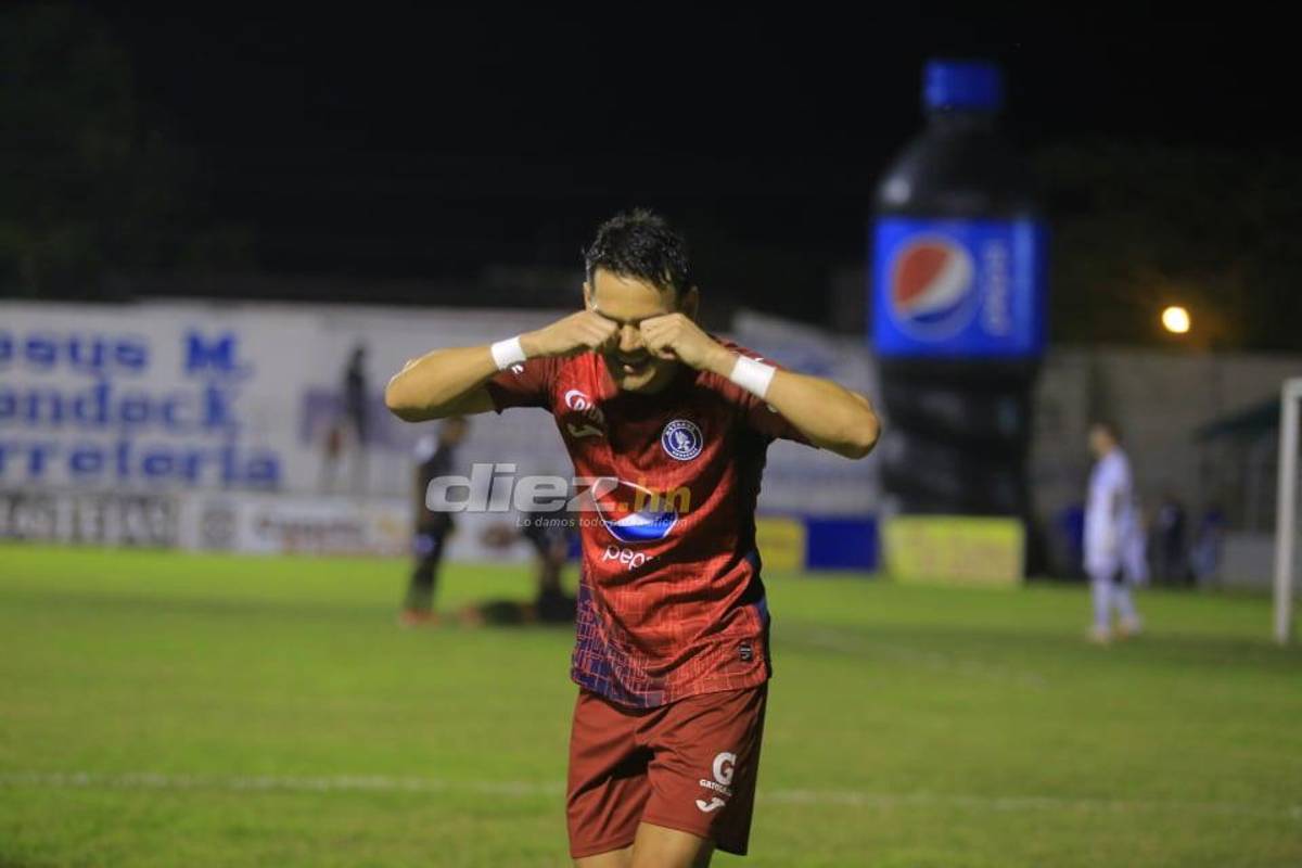 Las imágenes de la Jornada 1: Los reclamos de Diego Vázquez, el saludo de Lavallén y la alegría en La Ceiba