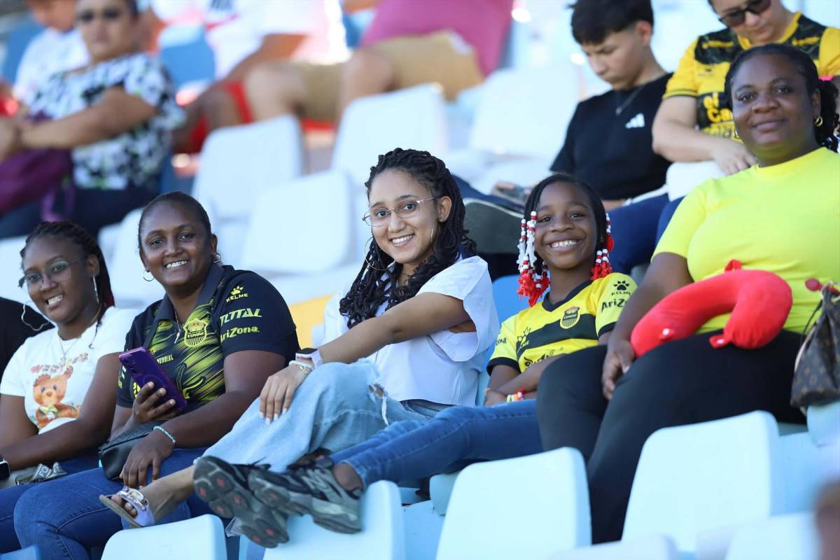 ¡La Ceiba de fiesta! Victoria celebró por lo alto, fichaje del Olimpia presente y exmundialista llegó a la final de Reservas