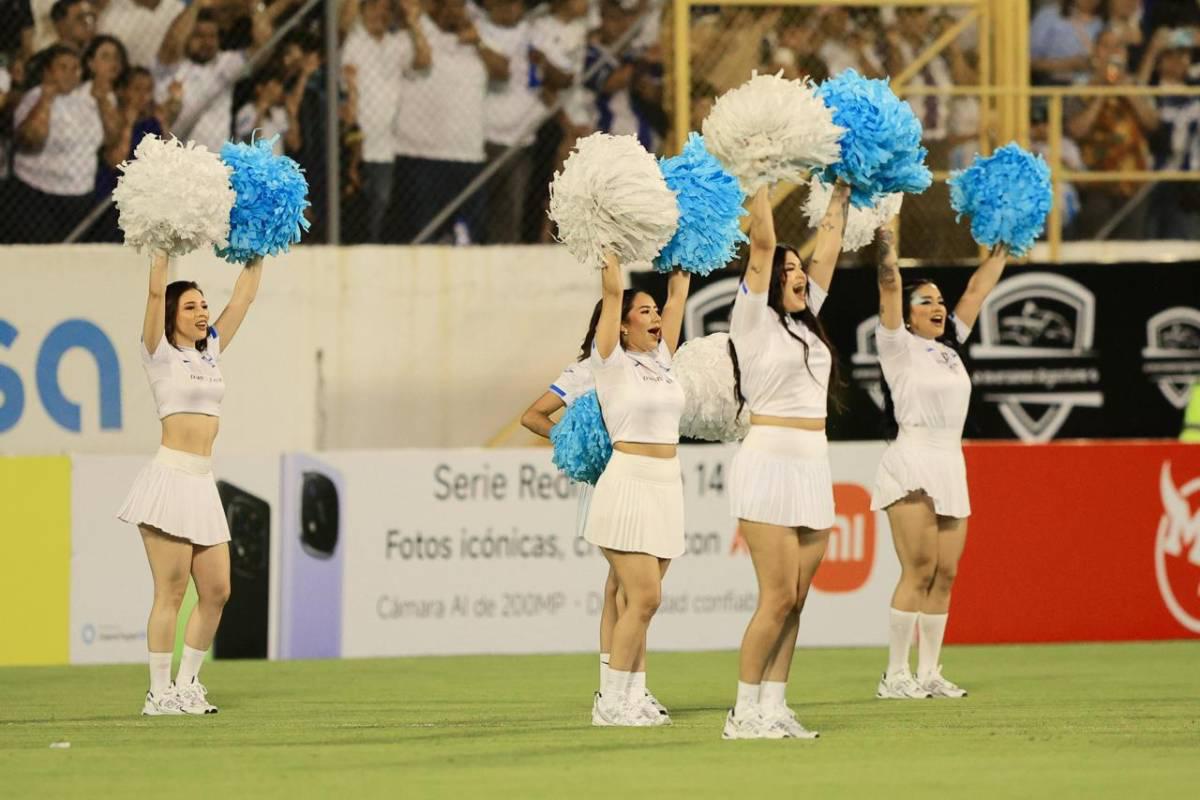 Pomponera del partido de tiktokers sorprende al revelar su relación con un legionario hondureño en Europa