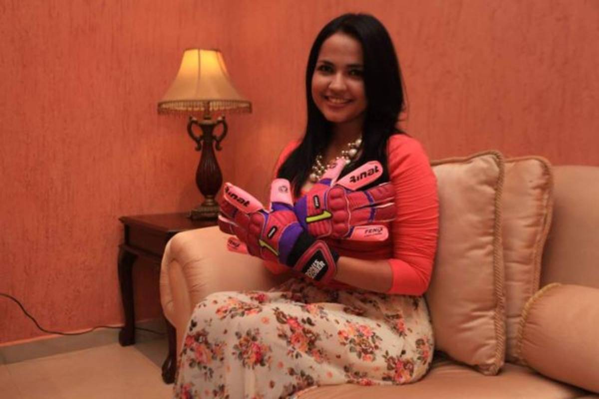 Las bellas novias y esposas de los jugadores del Real España y Olimpia