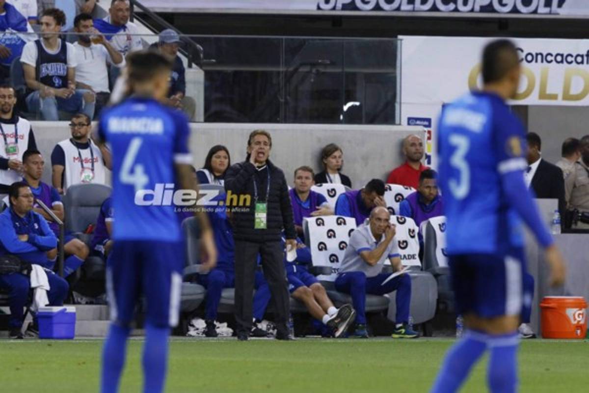 Las otras imágenes: Emilio y Ever consuelan a salvadoreños y la reacción de Coito