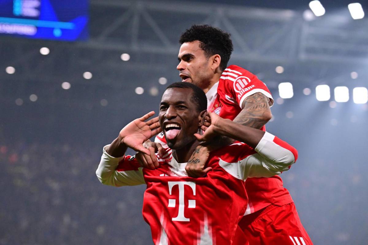 El penal milagroso del Barcelona y futbolista se rompe; lo sacaron del partido tras recibir tres goles en 15 minutos