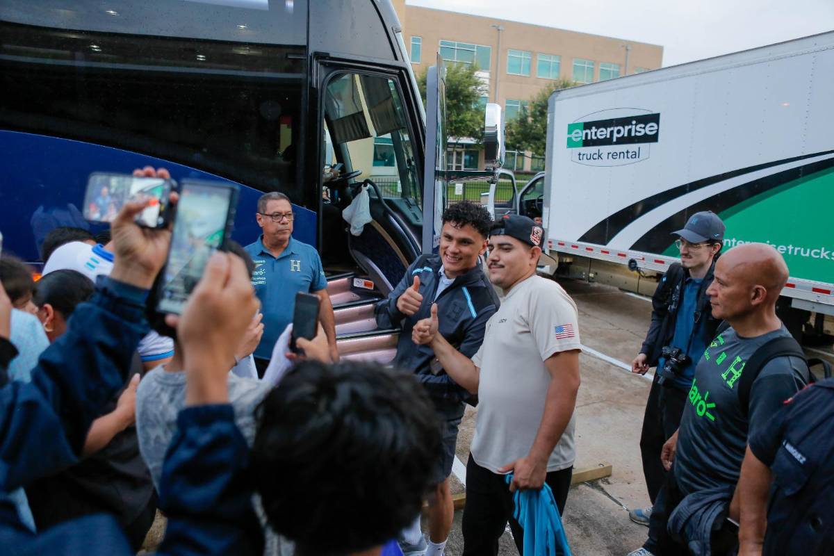 ¡Locura por Keyrol! Seleccionada causa furor en visita a la Bicolor en Houston