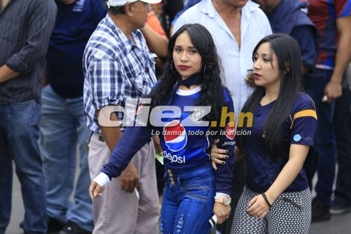 ¡IMPRESIONANTE! La afición de Motagua llena el Nacional en la final ante Platense