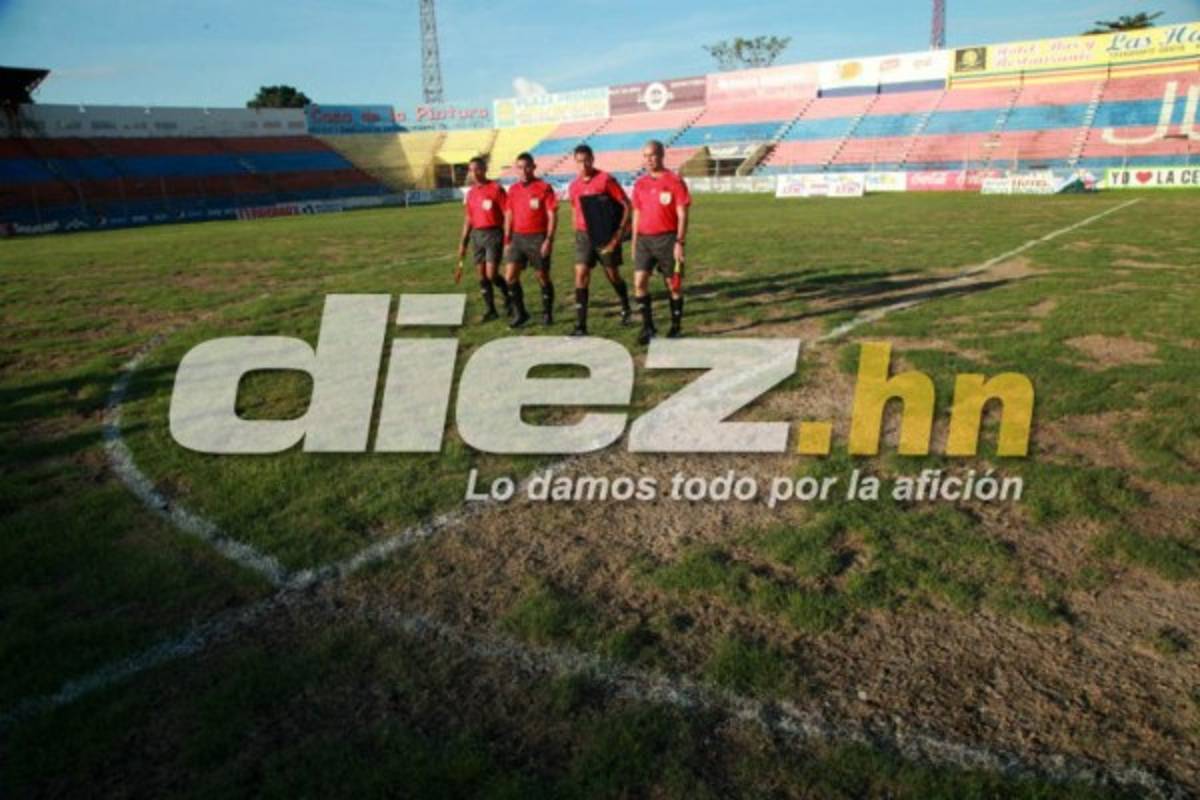 Qué tristeza: Así luce un viejo y deteriorado estadio de La Ceiba