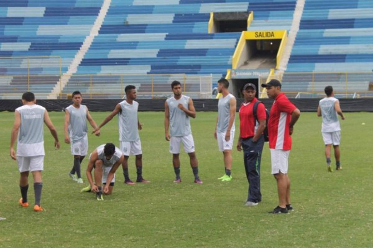 ¡Belleza! El Cuscatlán, escenario del partido Alianza-Platense por la Concacaf