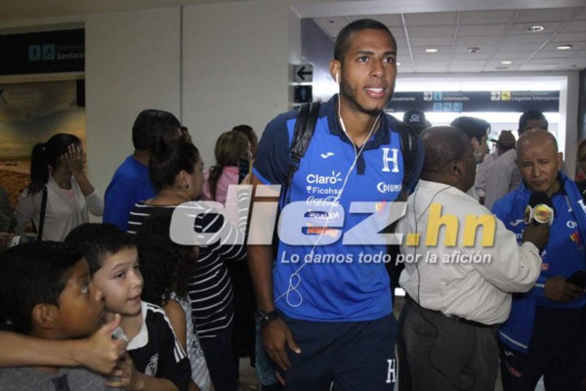 Bombos, chicas y gran ambiente en partida de Honduras a Costa Rica