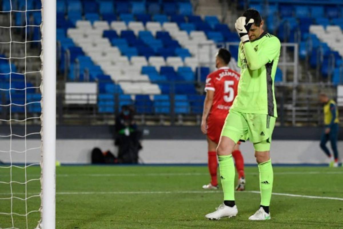 Fotos: Zidane fue a buscar al árbitro y los polémicos penales en el Real Madrid-Sevilla