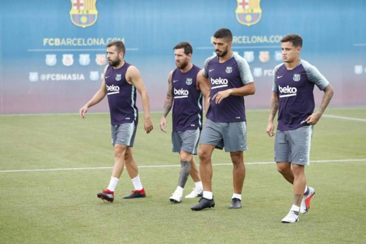 Así recibieron a Arturo Vidal en su primer entrenamiento con el FC Barcelona