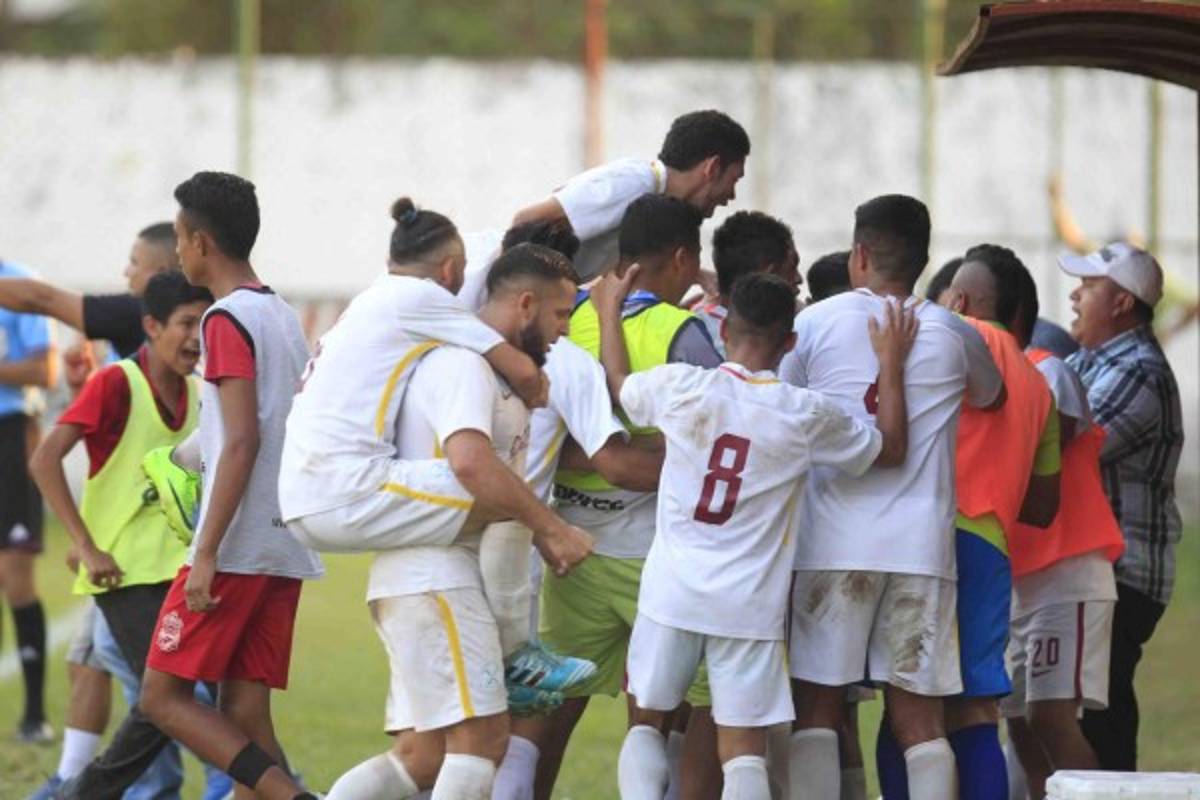 ¡AMBIENTAZO! La multitud que acompaña a los equipos en el Ascenso