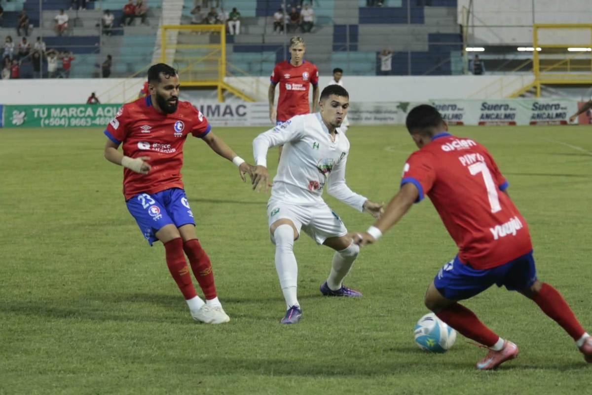 Inmenso trapo sorprendió en el Morazán, alarma en Olimpia, chicas del Platense enamoraron y el inesperado MVP del león