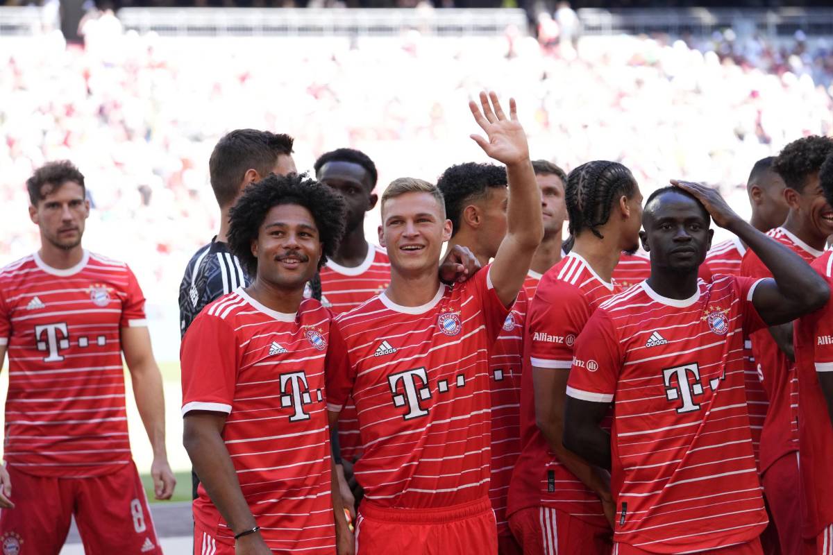 Así fue la despedida de Lewandowski del Bayern Munich: Emotivo abrazo con Müller y la reacción de la afición